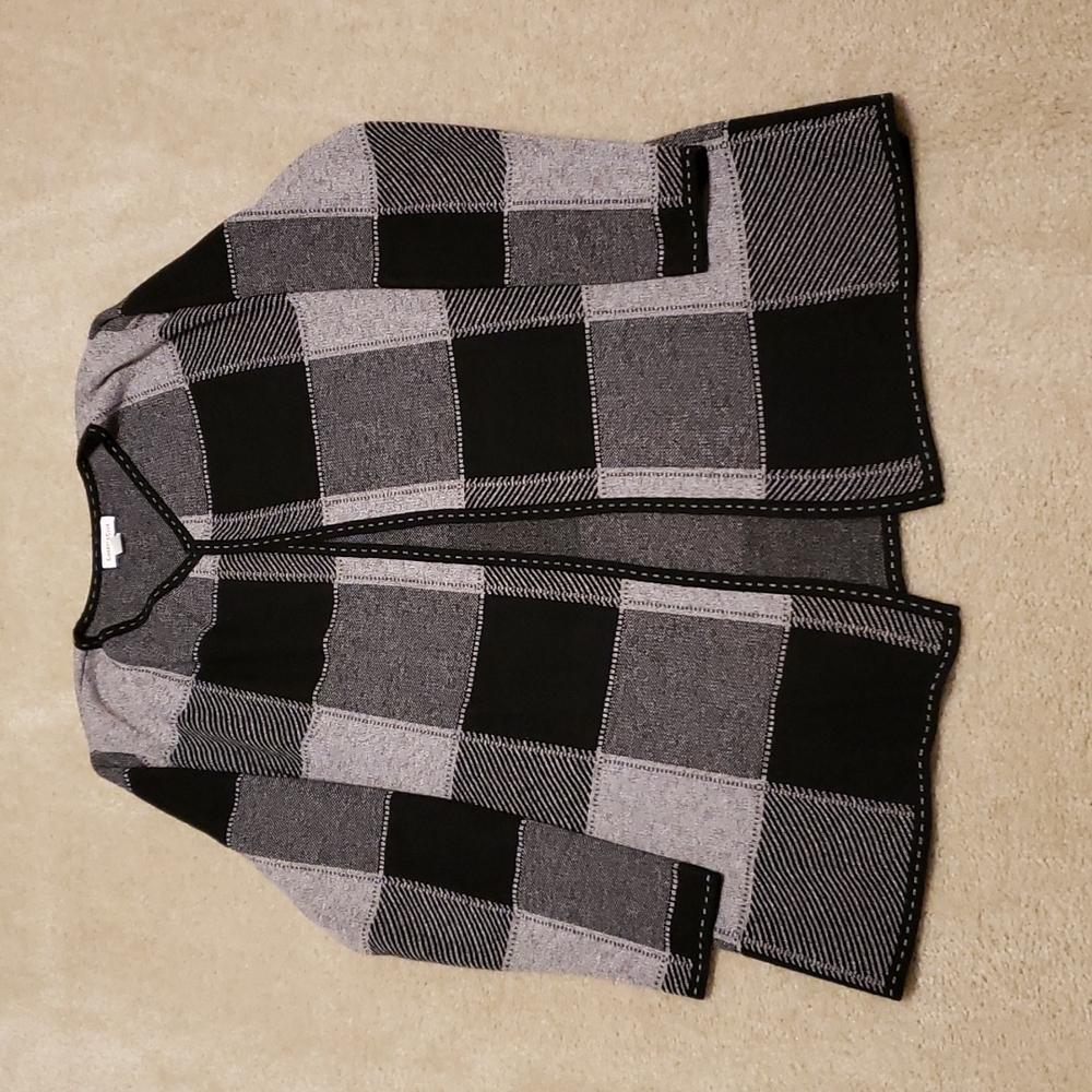 Black and white "shacket"